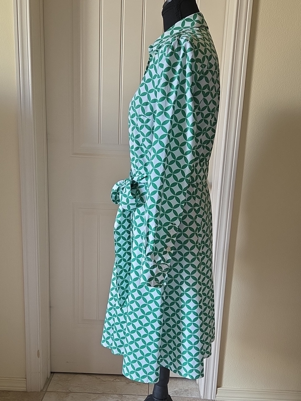 Boden Green & White Geometric Long-Sleeve Shirt Dress with Tie Waist, Size US 6L - Picture 4 of 9
